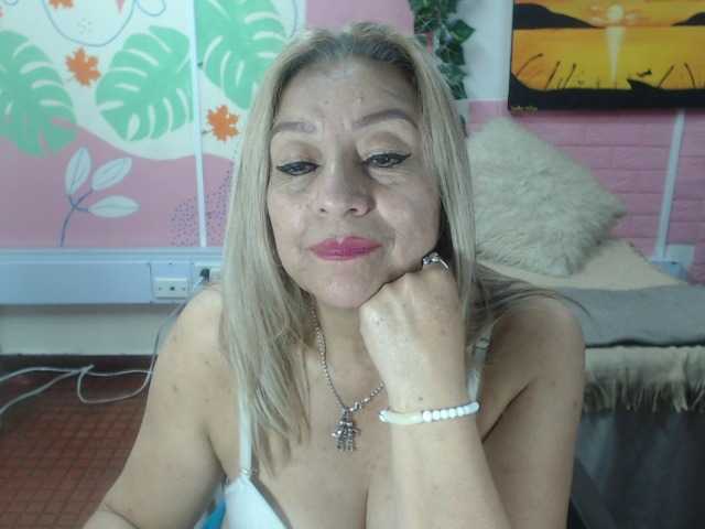 valeria-sexy live webcam show