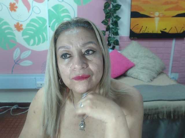 valeria-sexy live cam on BongaCams