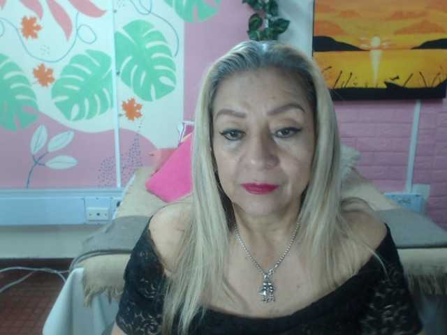 valeria-sexy live cam on BongaCams