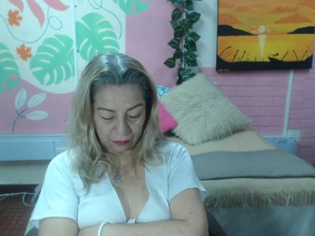 valeria-sexy live cam on BongaCams