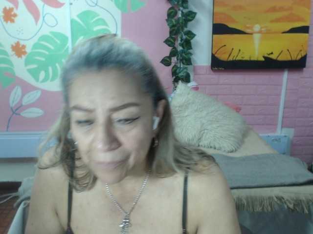 valeria-sexy live cam on BongaCams