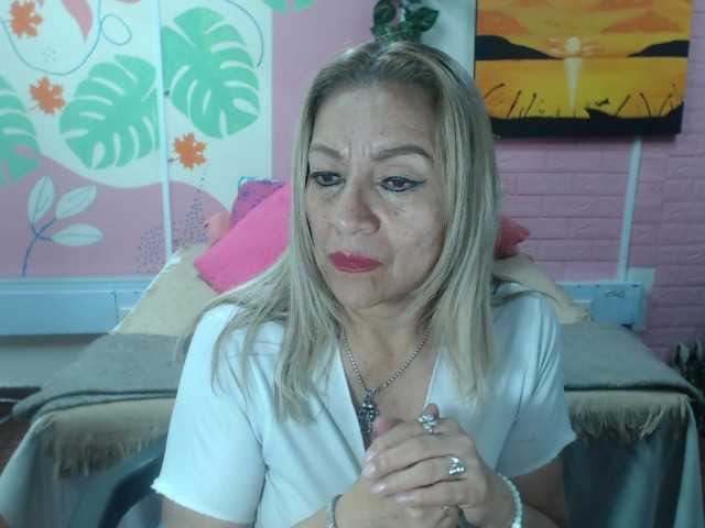 valeria-sexy live cam on BongaCams