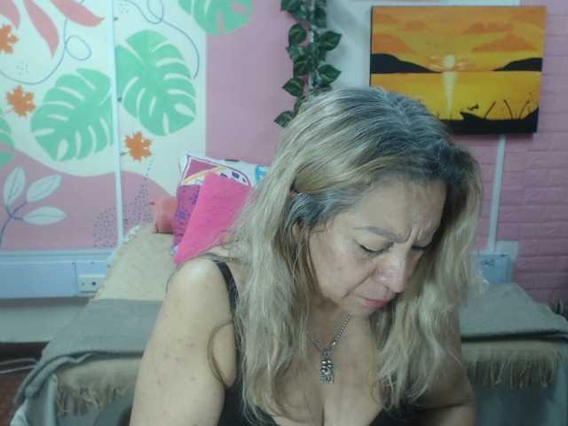 valeria-sexy live cam on BongaCams