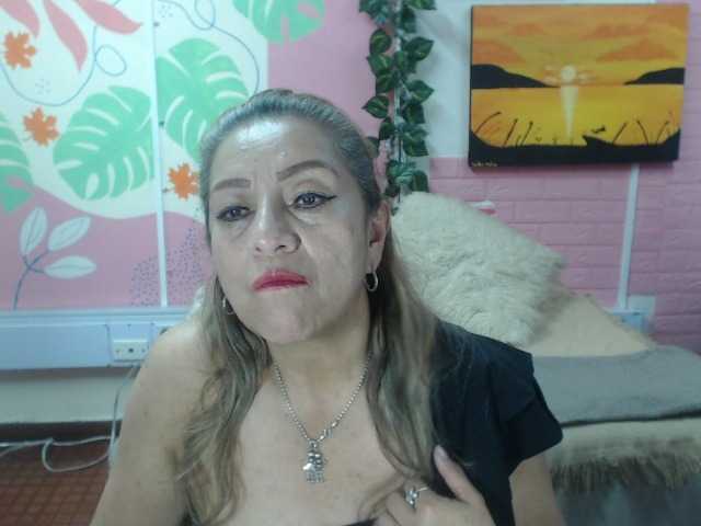 valeria-sexy live cam on BongaCams