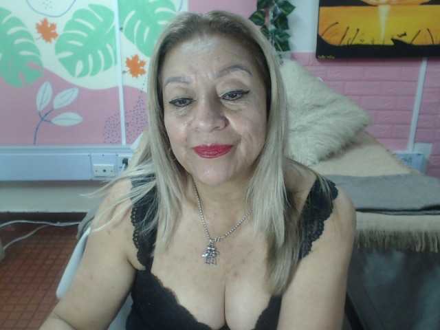 valeria-sexy live cam on BongaCams