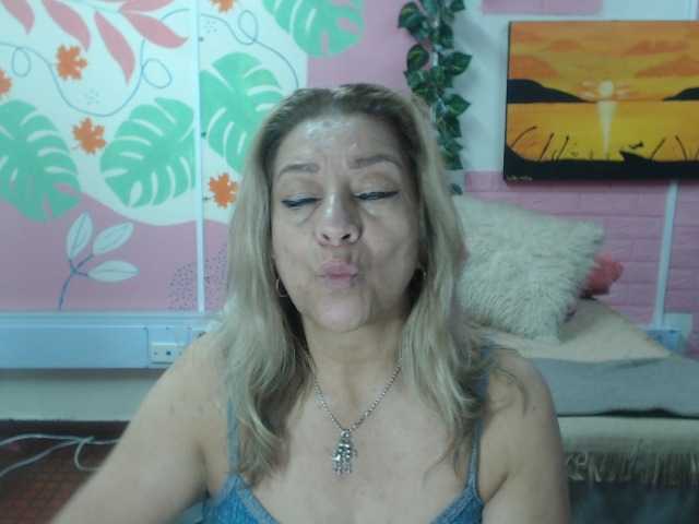 valeria-sexy