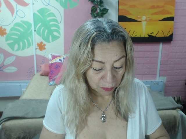 valeria-sexy live cam on BongaCams