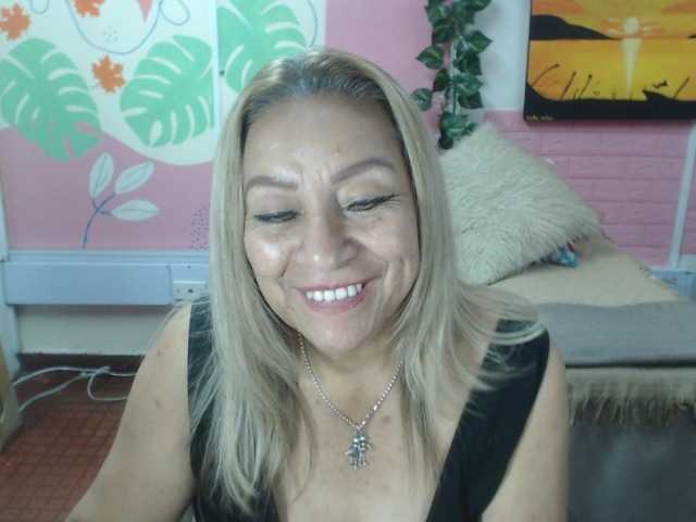valeria-sexy live cam on BongaCams