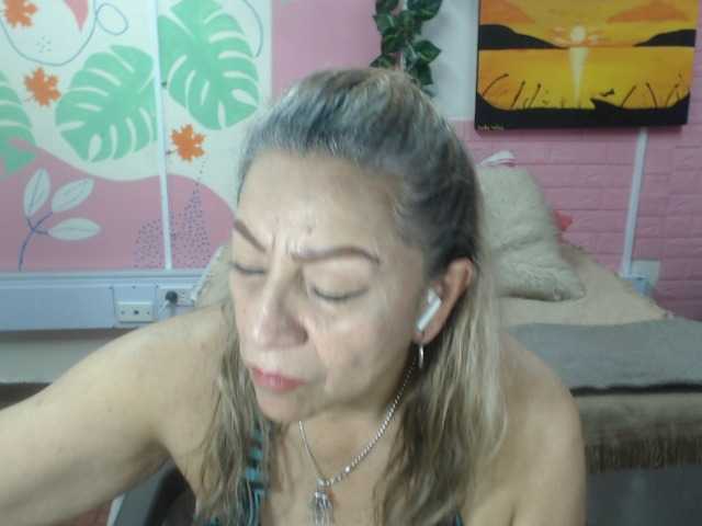valeria-sexy live cam on BongaCams