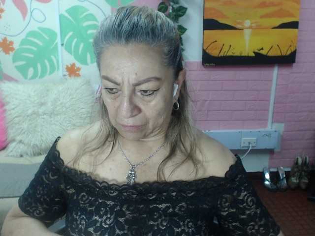 valeria-sexy live cam on BongaCams