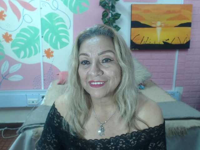 valeria-sexy live cam on BongaCams