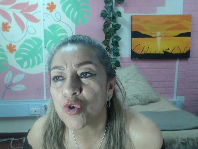valeria-sexy live cam preview