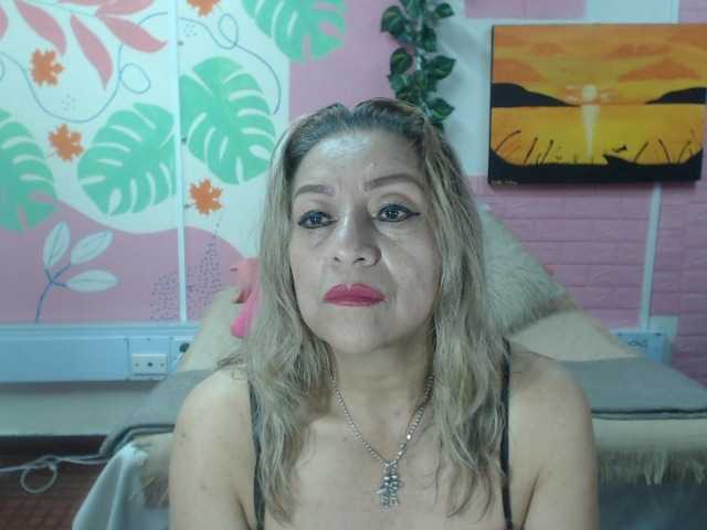 valeria-sexy live cam on BongaCams