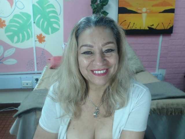 valeria-sexy live cam on BongaCams