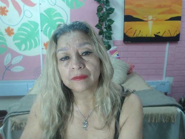 valeria-sexy live cam on BongaCams