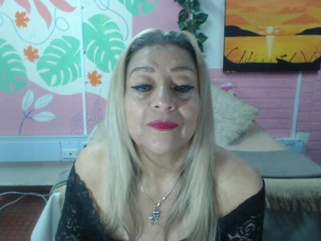 valeria-sexy live cam on BongaCams