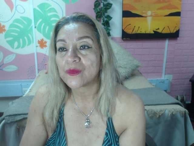 valeria-sexy live cam on BongaCams