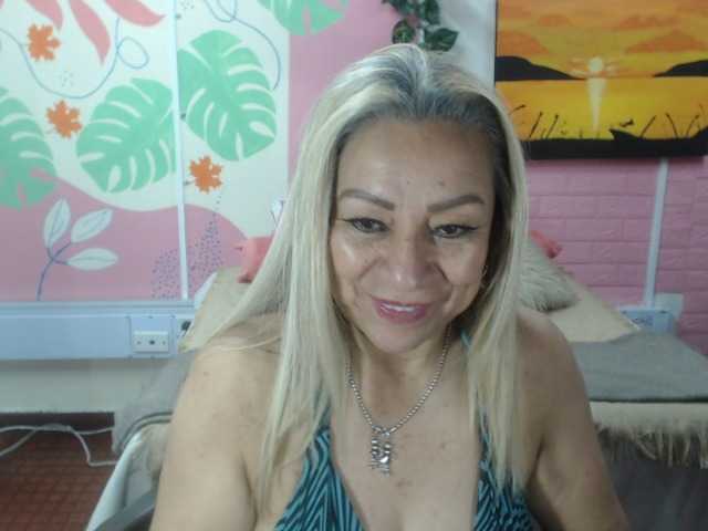 valeria-sexy live cam on BongaCams