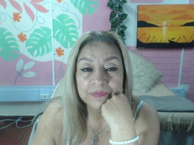 valeria-sexy live webcam show