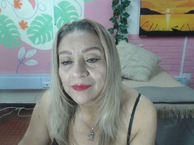 valeria-sexy live cam on BongaCams