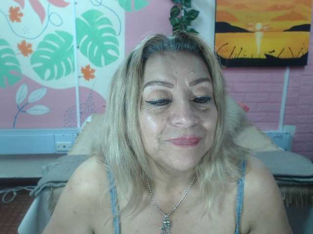 valeria-sexy live cam on BongaCams