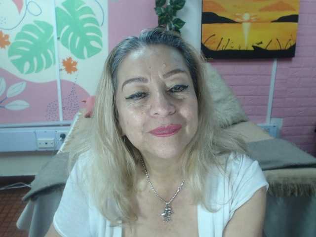 valeria-sexy live cam on BongaCams
