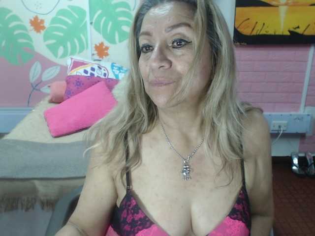 valeria-sexy live cam on BongaCams