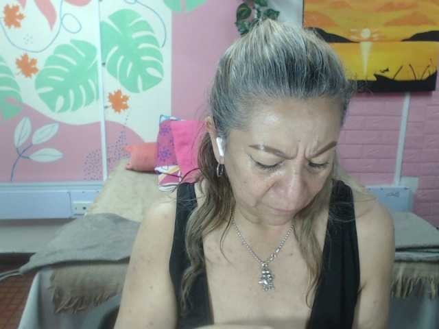 valeria-sexy live cam on BongaCams