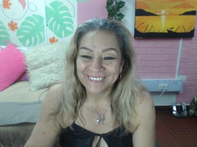 valeria-sexy live cam on BongaCams