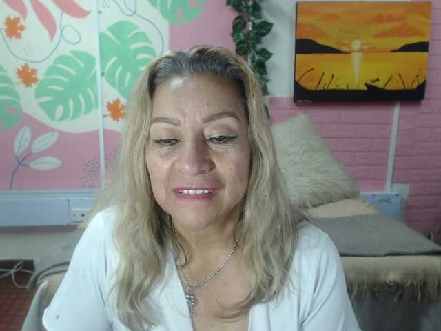 valeria-sexy live cam on BongaCams