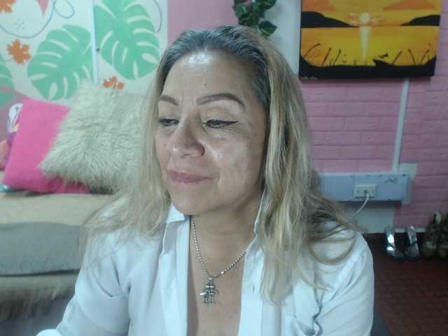 valeria-sexy live cam on BongaCams