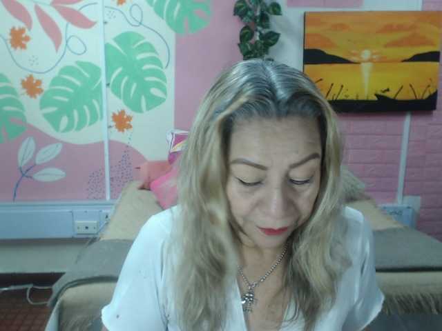 valeria-sexy live cam on BongaCams