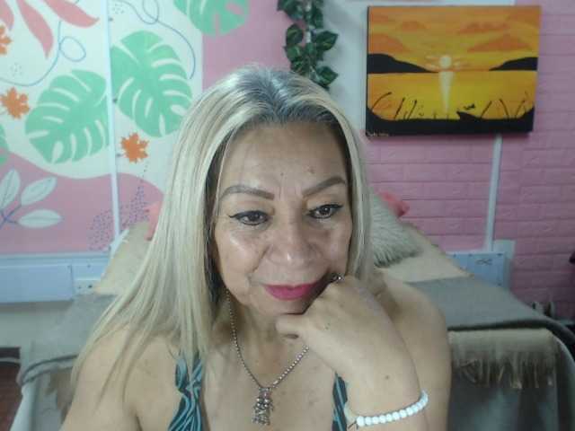 valeria-sexy live cam on BongaCams