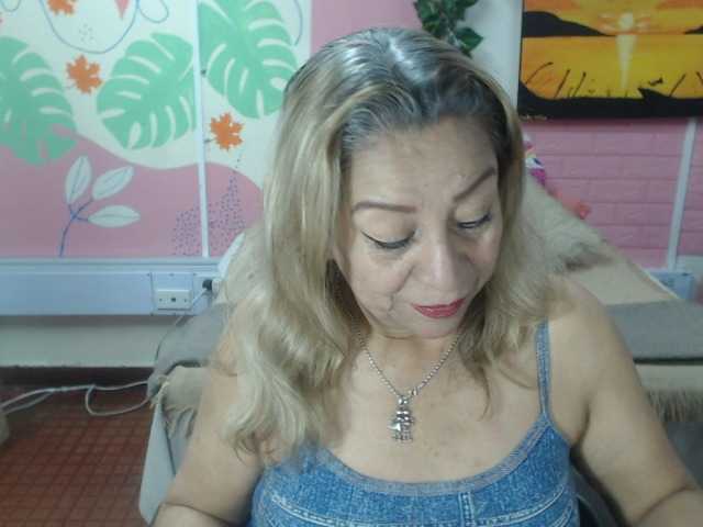 valeria-sexy live cam on BongaCams