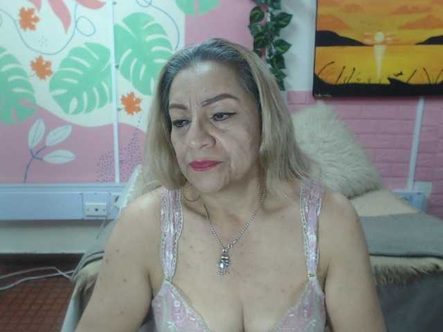 valeria-sexy live cam on BongaCams