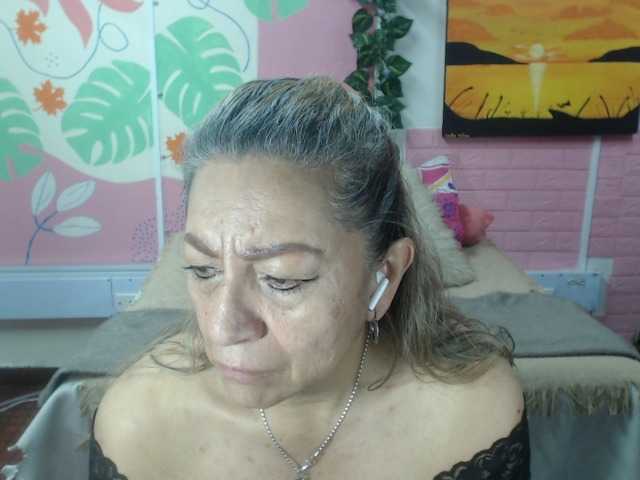 valeria-sexy live cam on BongaCams
