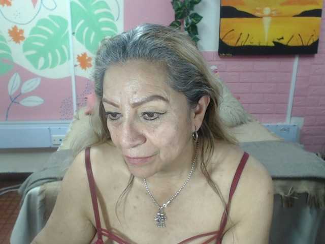 valeria-sexy live cam on BongaCams