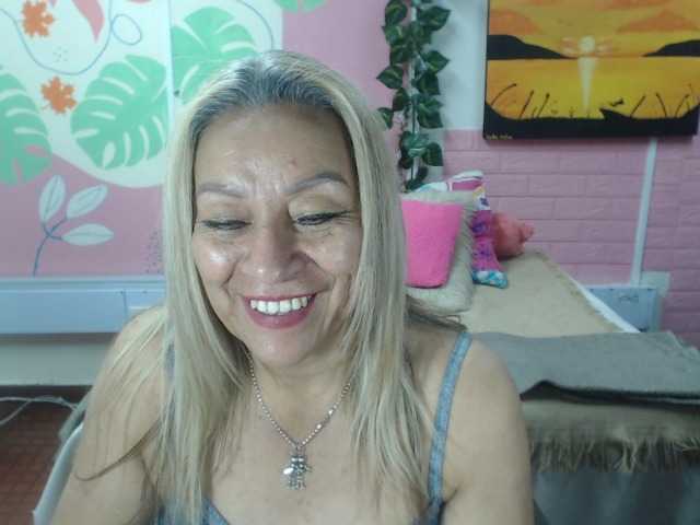 valeria-sexy live cam on BongaCams