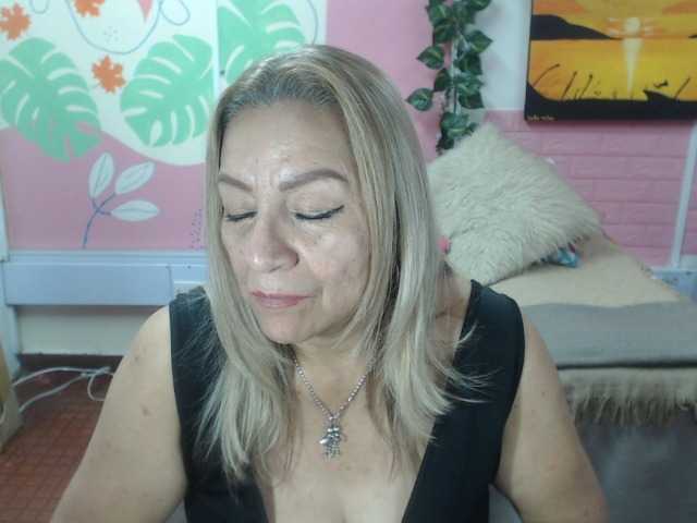 valeria-sexy live webcam show