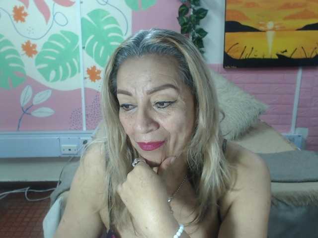 valeria-sexy live cam preview