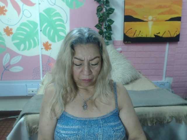 valeria-sexy live cam on BongaCams