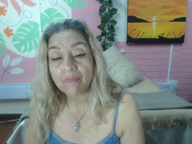 valeria-sexy live cam on BongaCams