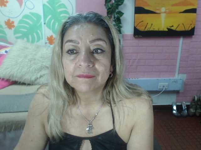 valeria-sexy live cam on BongaCams