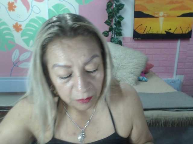 valeria-sexy live cam on BongaCams