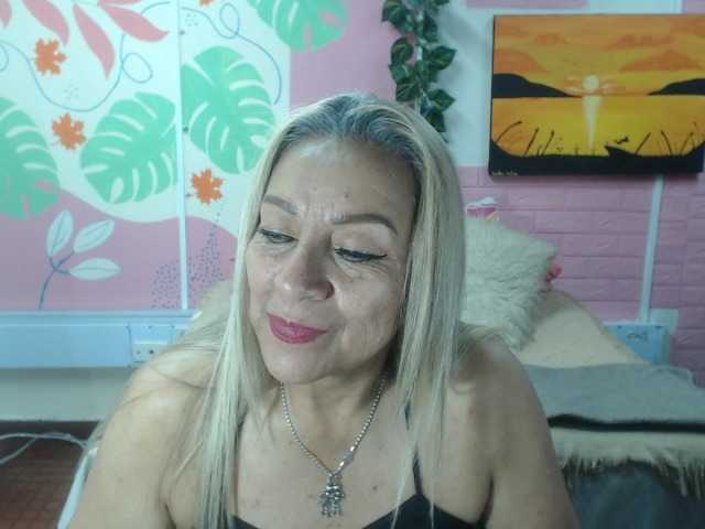 valeria-sexy live cam on BongaCams