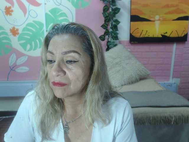 valeria-sexy live cam on BongaCams
