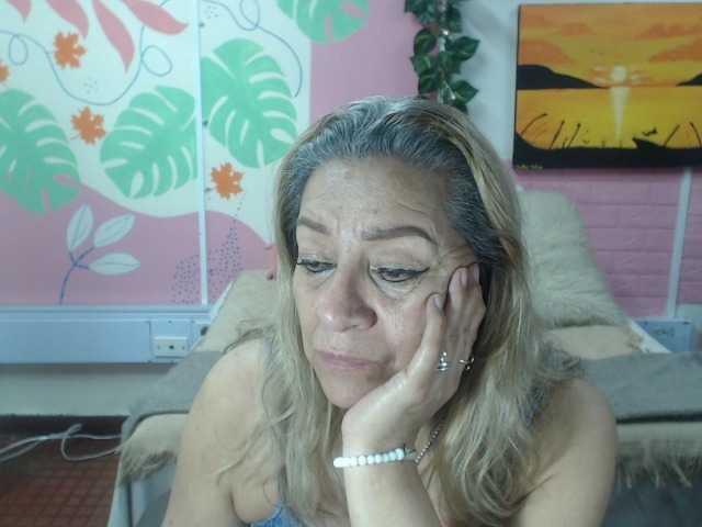 valeria-sexy live cam on BongaCams