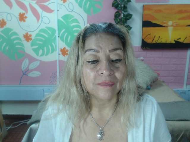 valeria-sexy live cam on BongaCams