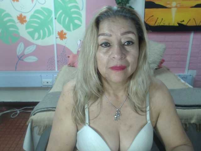 valeria-sexy live cam on BongaCams