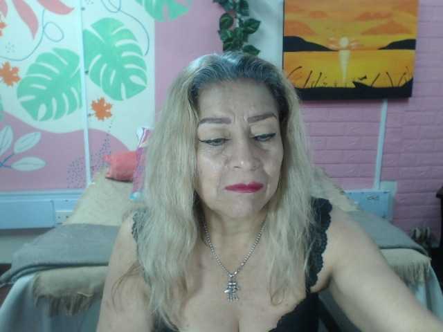 valeria-sexy live cam on BongaCams